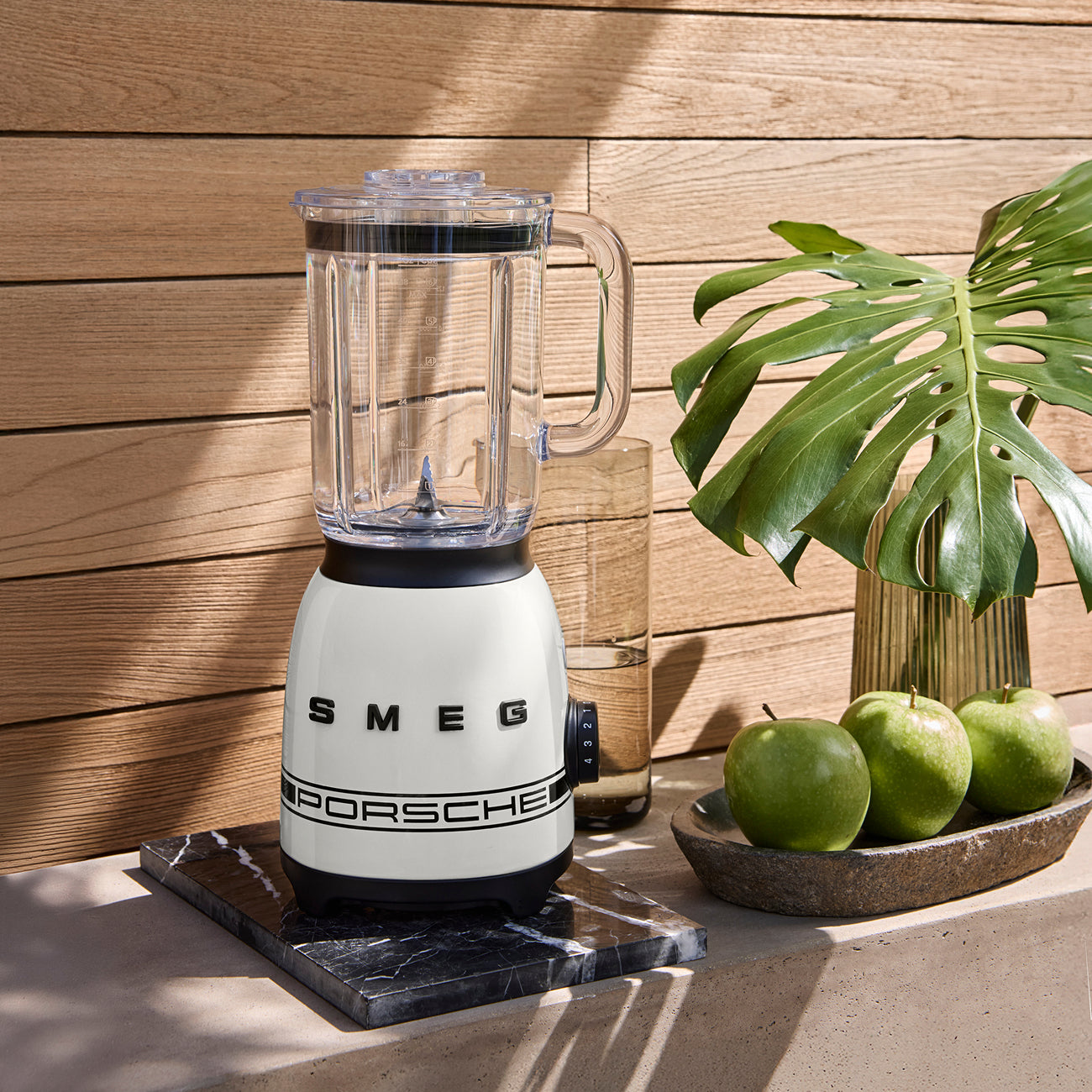 Smeg BLF03PCWEU Carrara White